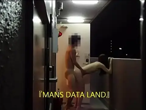 Yui Chan's sexcapade at the entrance of people who live there